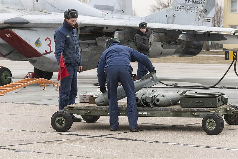 С сентября 2017 года Су-30СМ авиаполка отрабатывают не только перехваты условного противника, но и нанесение ракетных и бомбовых ударов по наземным целям