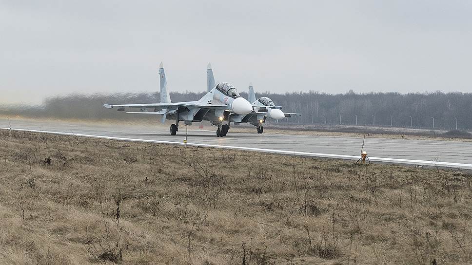 Боевая подготовка полка ведется одновременно на старых и новых образцах самолетов