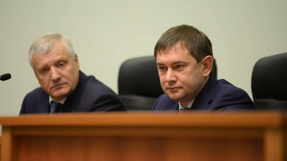 Александр Солодов (слева) стал третьим заместителем Владимира Нетесова в Воронежской областной думе 