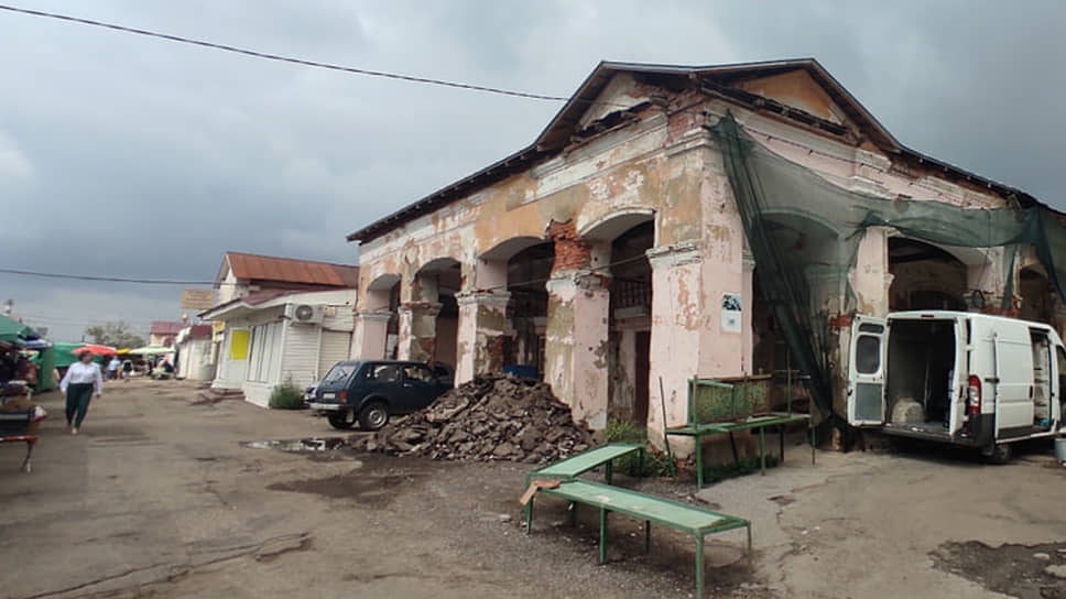 ОКН «Корпус торговых рядов» расположен в историческом центре Тамбова