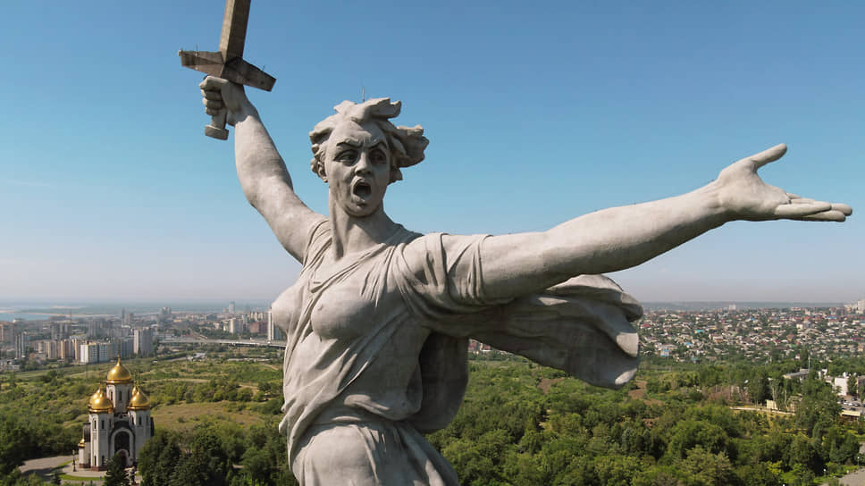 Скульптура «Родина-мать зовет!» в Волгограде