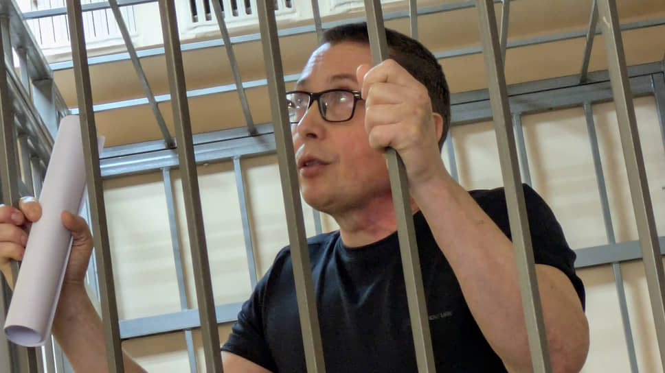 Дмитрий Ендовицкий во время заседания
