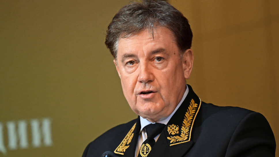 Виктор Момотов во время пленарного заседания Совета судей России, в котором он выступал председателем