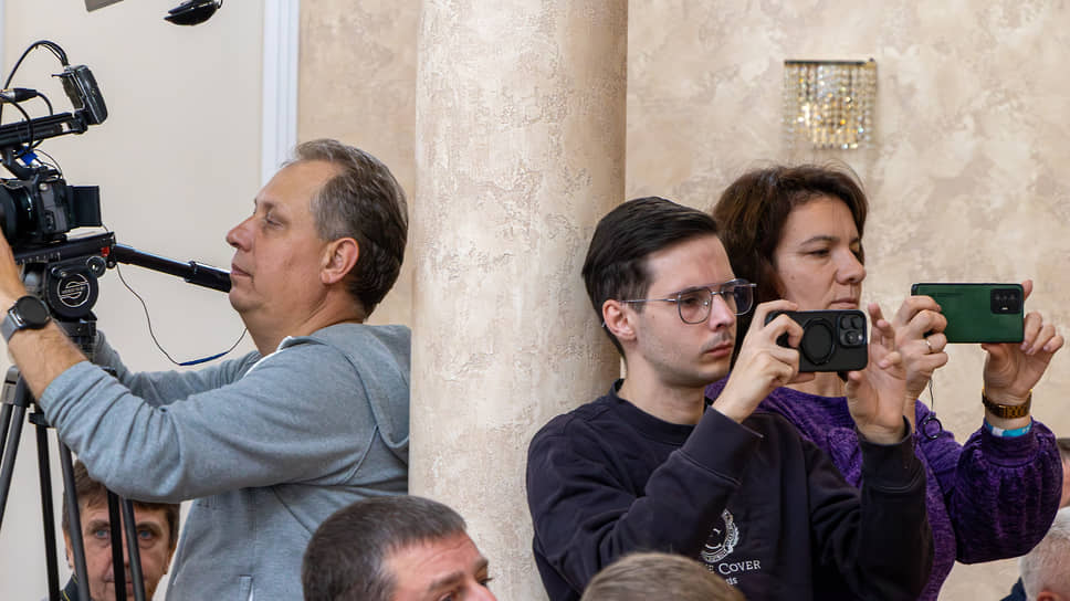 Работа прессы на первом заседании воронежской городской думы шестого созыва
