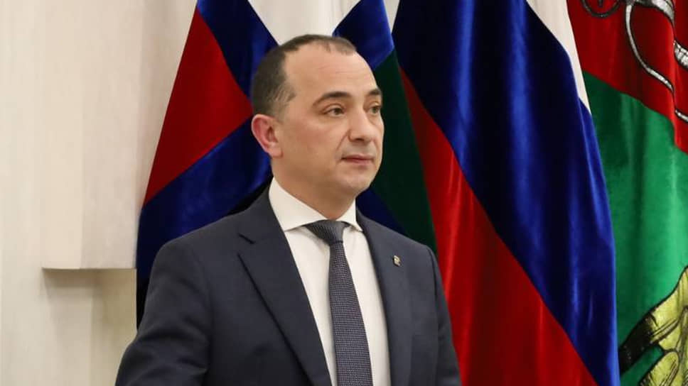 Владимир Жданов официально руководит муниципалитетом с начала 2025 года