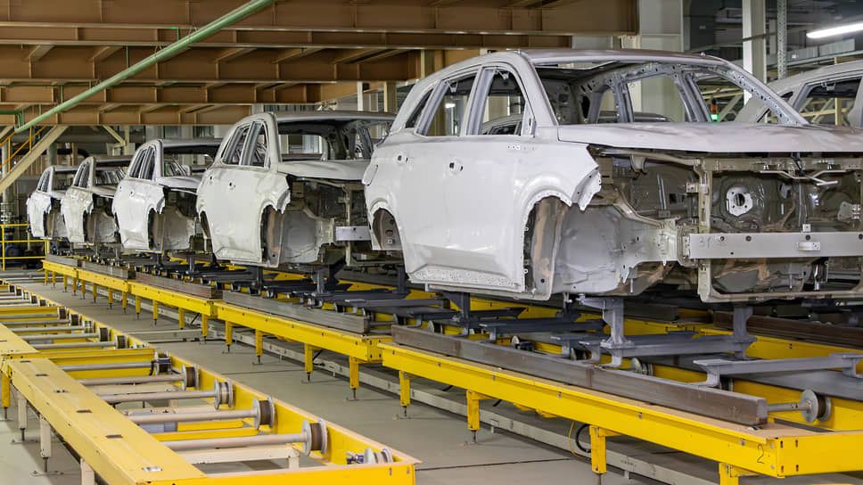 Кузова автомобилей на конвейере завода «Моторинвест»