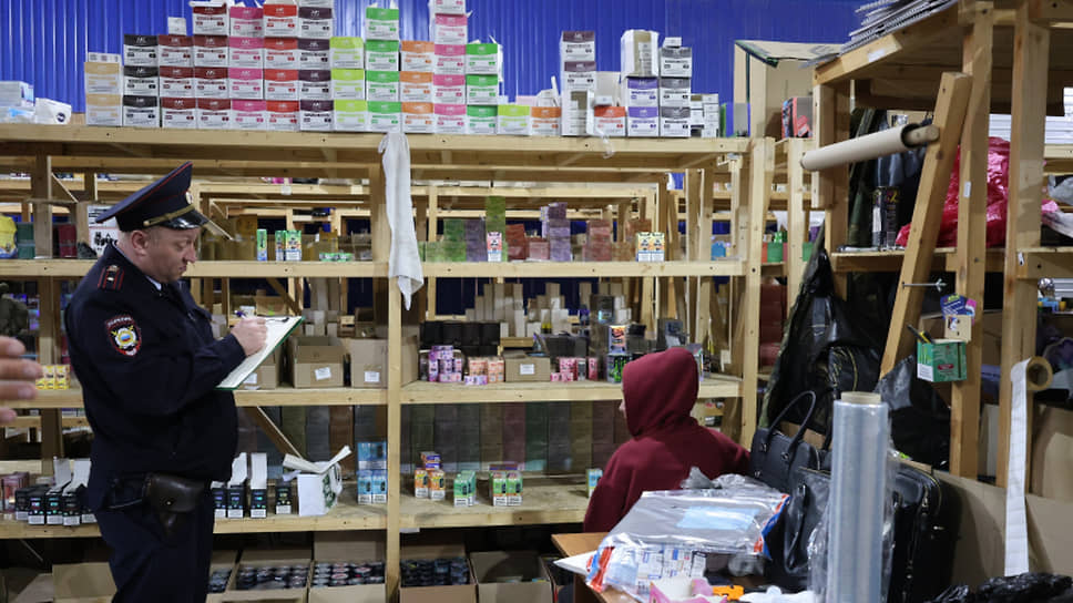 Изъятие немаркированных электронных сигарет в Тамбове