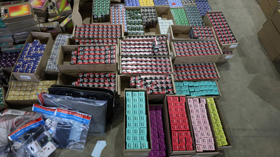 Склад немаркированных электронных сигарет в Тамбове