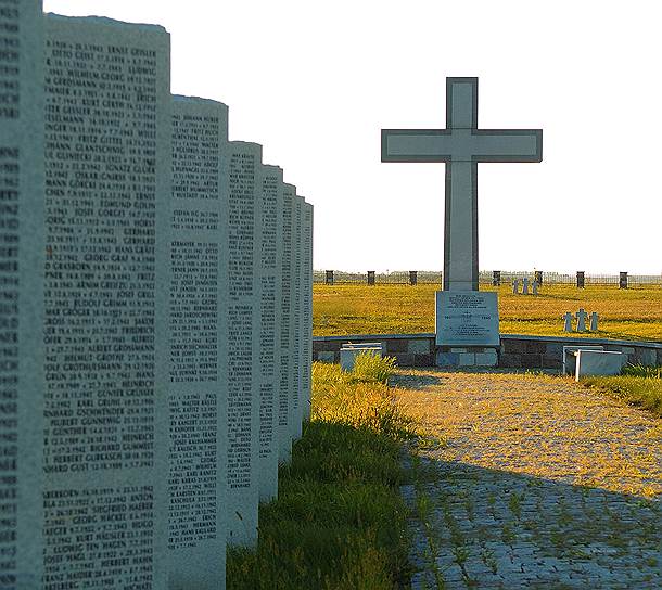Одно из крупнейших в России немецких военных кладбищ возле села Беседино Курской области