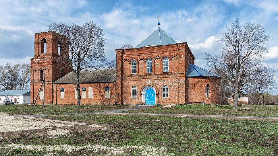Село Теплое Данковского района. Церковь Сретения Господня.