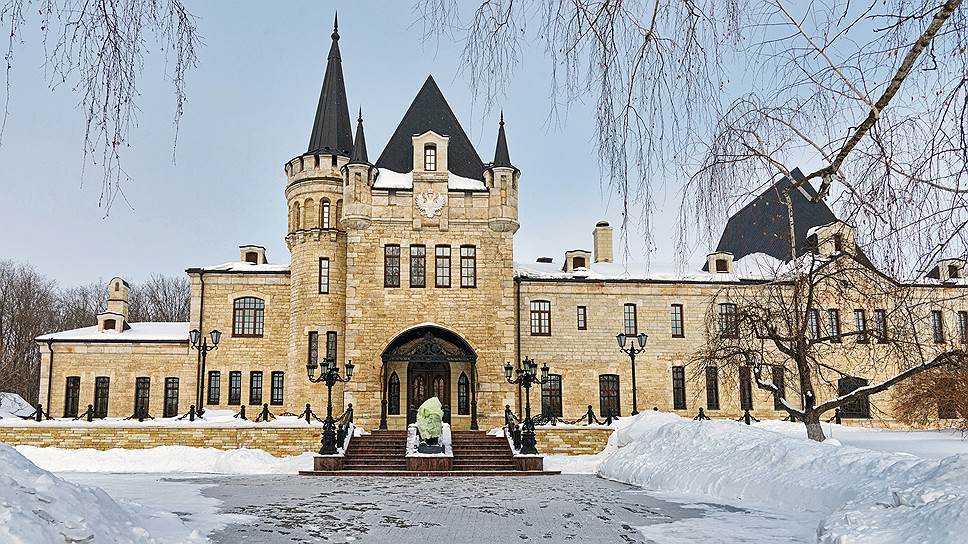 Усадьба великого князя Андрея Владимировича Романова в селе Борки (Борковский замок).