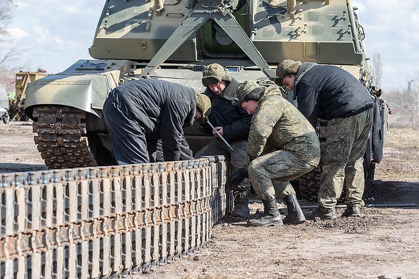 Установка таких &quot;башмаков&quot; ведется силами самих военнослужащих