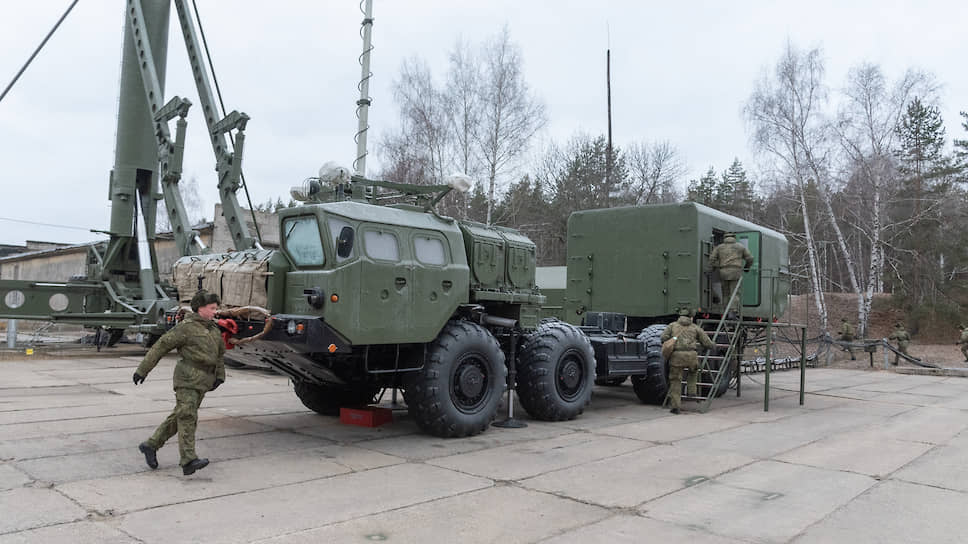 Модернизация С-300ПМ-1 воронежского полка до уровня С-300ПМ-2 в первую очередь затронула системы командного пункта управления