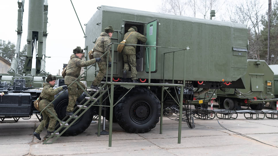 В начале декабря первый дивизион модернизированных С-300ПМ-2 под Воронежем заступил на боевое дежурство