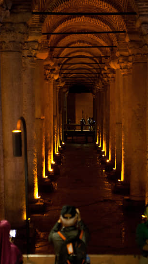 Цистерна базилика — одно из самых крупных и хорошо сохранившихся древних подземных водохранилищ Константинополя.