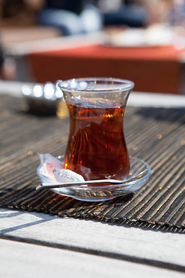 Армуду — турецкий стакан с чаем.
