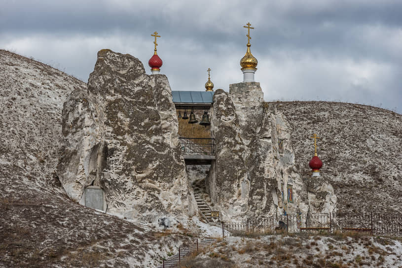 Спасский женский монастырь. Спасский пещерный храм (Костомарово, Воронежская область)