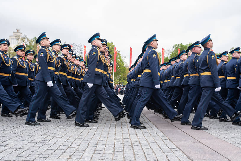 Большая часть сводных рот наряду с военнослужащими 20-й армии пришлась на курсантов и офицеров воронежской Военно-воздушной академии