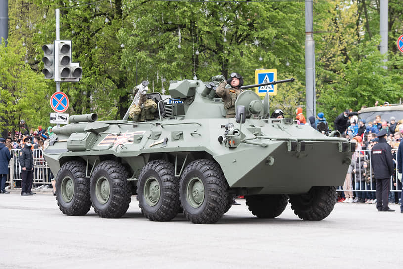 Парад Победы в Воронеже на площади Ленина