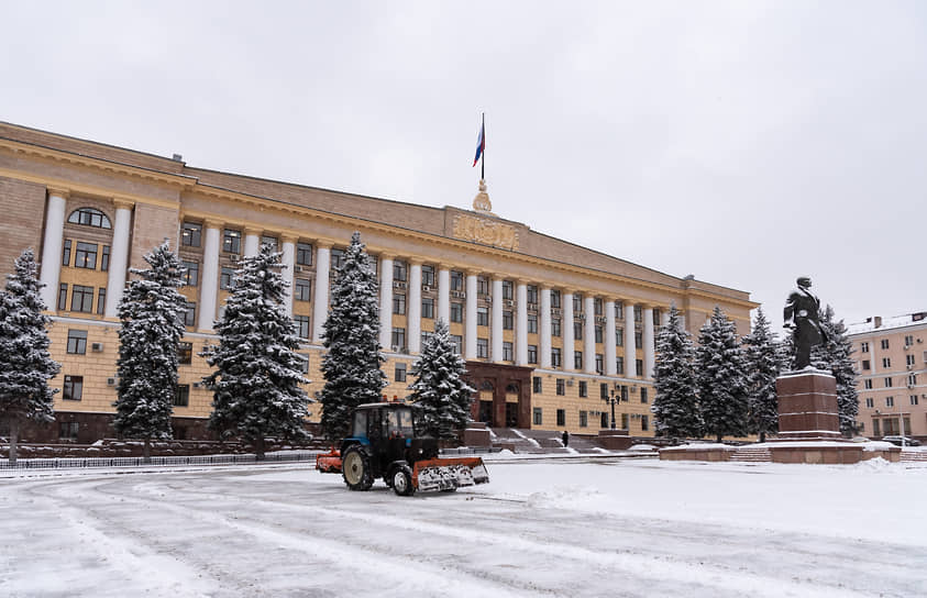 2014 год. Липецк. Администрация области