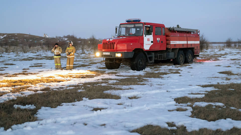 Обломки военно-транспортного самолета Ан-26 ВКС России, потерпевшего крушение во время «спецоперации» на Украине в селе Урыв-Покровка Острогожского района Воронежской области. 24 февраля