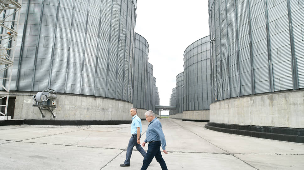 Элеваторная часть завода рассчитана на единовременное хранение 150 тыс. т зерна в год
