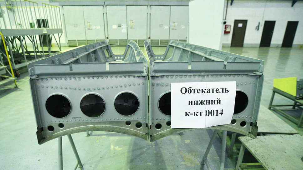 По словам представителей авиазавода, доля компонентов российского производства при сборке самолета «приближается к 100%»
