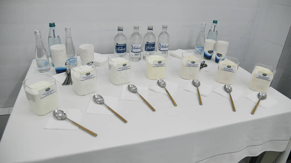 Образцы сухих молочных продуктов, выпускаемых «Молвестом»