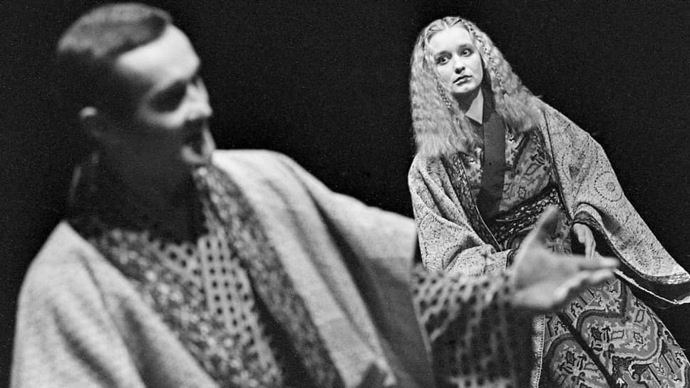 Премьера первого спектакля театра, трагедии Расина «Береника», состоялась 21 июня 1994 года. На фото — Наталья Шевченко и Сергей Лялин в этой постановке. 1994 год, ноябрь