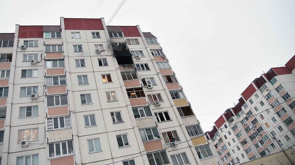 На улице Тепличной в Советском районе предварительно пострадали и требуют замены порядка 90 балконных и оконных конструкций 35 квартир