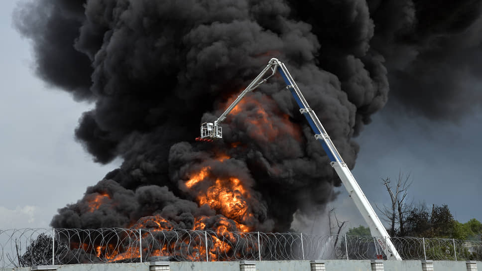 Пожар на нефтебазе в Воронеже в июне 2023 года