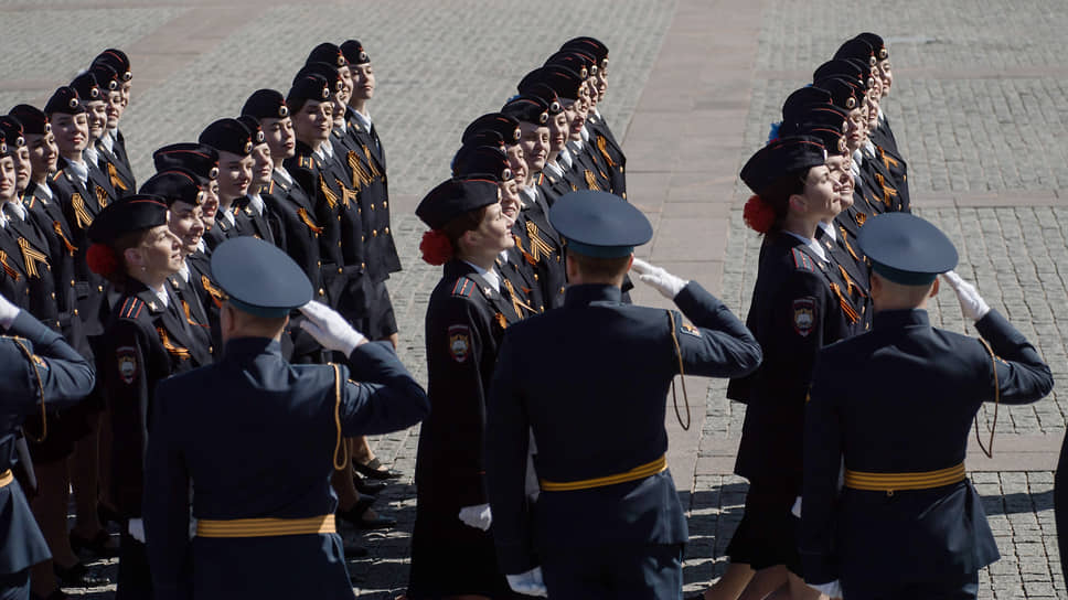 Командовал парадом генерал-майор Владимир Андреев