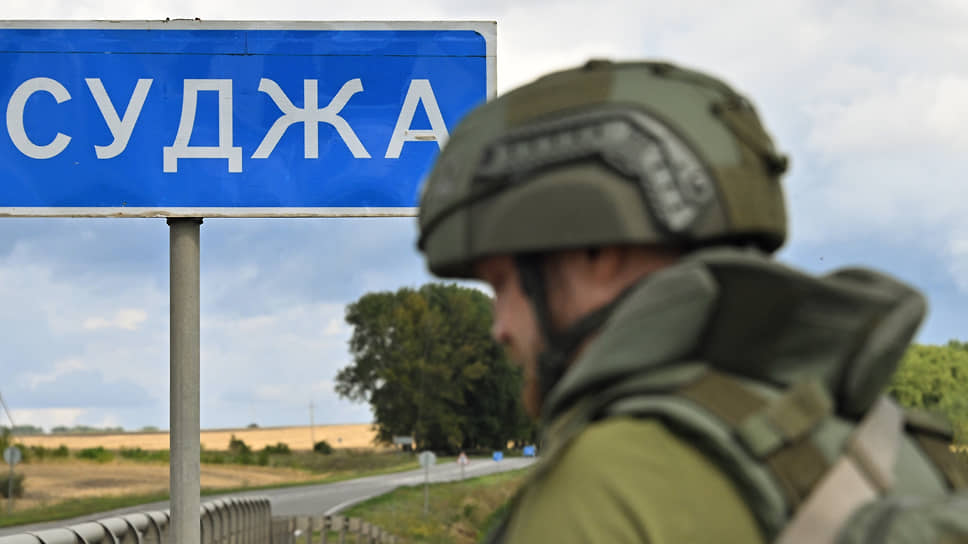 Военкор Александр Коц на трассе в Курской области 