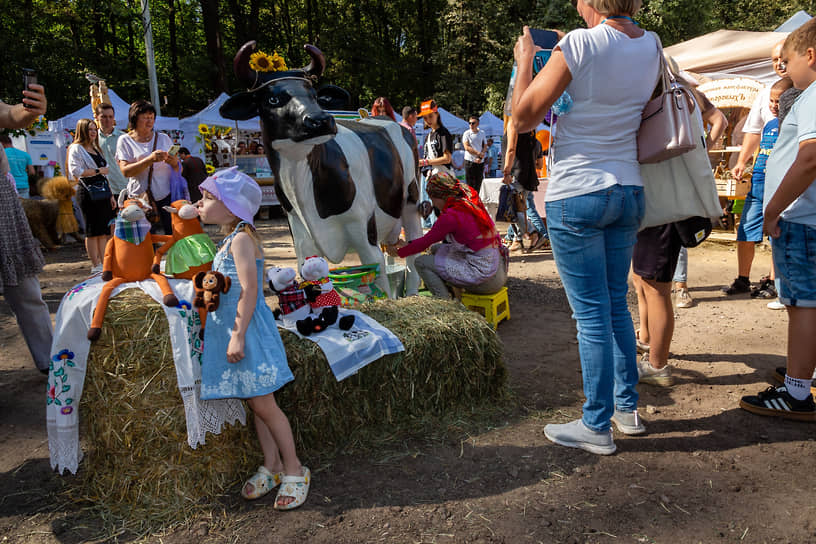 В конкурсной программе в рамках фестиваля приняли более 200 участников