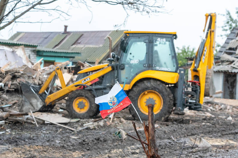 Снос домов в белгородском райцентре Валуйки, разрушенных в результате украинского обстрела. Сентябрь 2022 года
