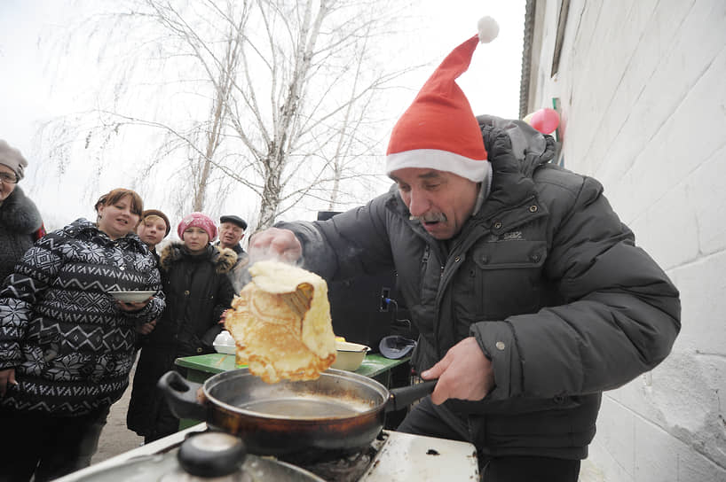 Масленичные гуляния в селе Нижнее Турово Нижнедевицкого района Воронежской области. Март 2013 года