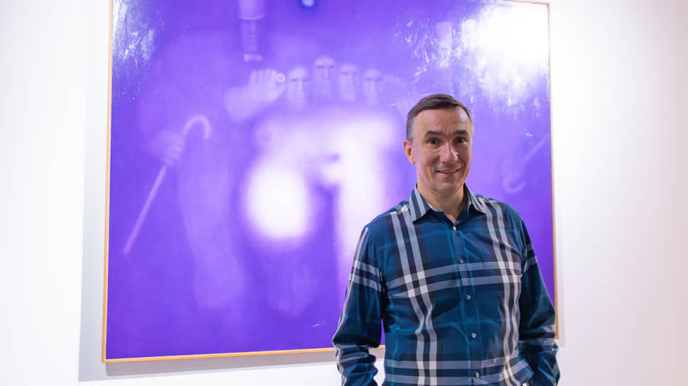 Евгений Хамин (на фото) на открытии сказал: «Все, что вы здесь видите, собрано со всего мира — из Нью-Йорка, Лондона, Берлина, Парижа… Большая честь для меня вернуть этих авторов на Родину. Я советовался с экспертами и директорами музеев, чтобы выбрать наиболее значимых художников современного российского искусства, начиная с 1950-х годов. В выборе произведений есть и мой взгляд, как без этого — и умом, и сердцем»