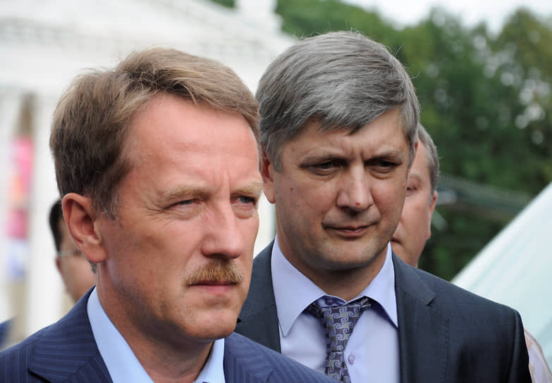 В 2010–2013 годах господин Гусев был первым вице-премьером облправительства. На фото: 2010 год, губернатор Алексей Гордеев и его заместитель Александр Гусев