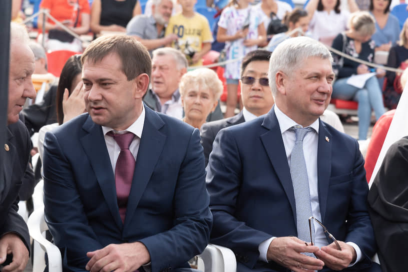 2018 год. Председатель воронежской облдумы Владимир Нетесов (слева) и губернатор Александр Гусев (справа)