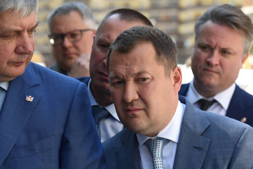 В 2005–2015 годах работал в Федеральной службе по тарифам, покинул ее в должности главы управления регулирования 
электроэнергетической отрасли. В 2016–2018 годах трудился в представительстве Тюменской области в Москве. В 2018–2021 годах занимал должность замглавы Минстроя, в декабре 2019-го был назначен главным государственным жилищным инспектором РФ. Курировал департаменты стратегических проектов и 
развития ЖКХ. Отвечал за модернизацию коммунальной сферы и нормативно-правовое регулирование, государственно-частное партнерство в ЖКХ, управление многоквартирными домами и капремонт, ликвидацию аварийного жилфонда, а также курировал от министерства реализацию федерального проекта «Формирование комфортной городской среды». На фото: 2019 год. Замглавы Минстроя РФ Максим Егоров (в центре) во время посещения объектов строительства в Воронеже с губернатором Воронежской области Александром Гусевым (слева)

