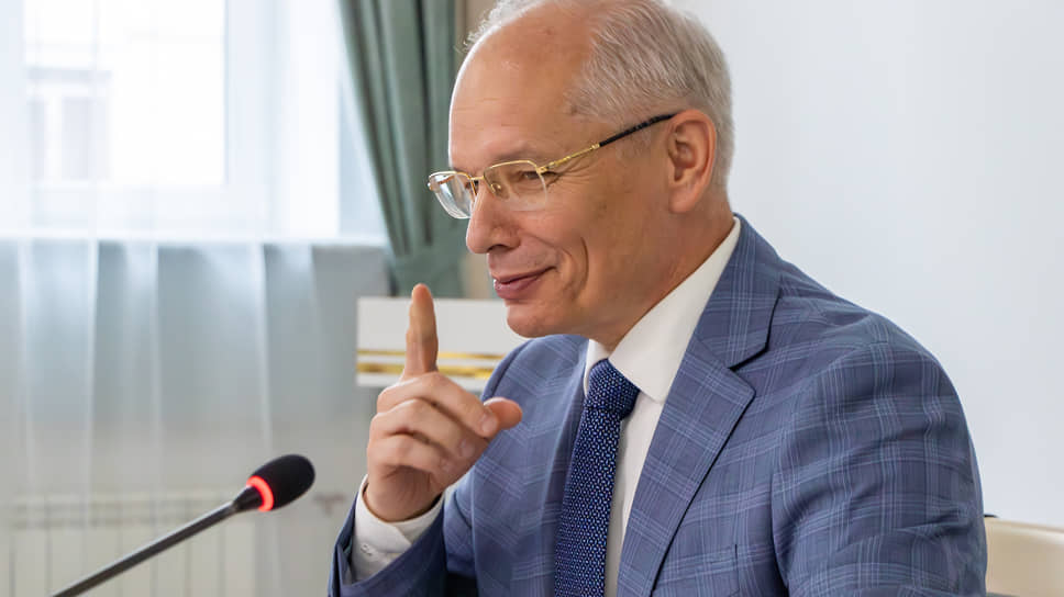 Руководитель главка Центробанка по ЦФО, член совета директоров ЦБ Рустэм Марданов 
