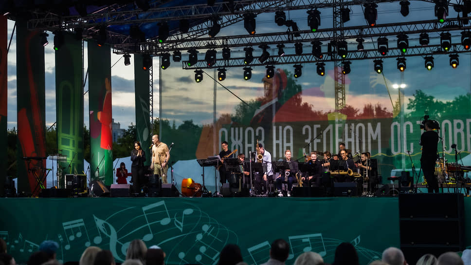 Dizzy Dutch Duck — группа петербургского тромбониста и аранжировщика Антона Боярских, выступила с импровизацией современного джаза