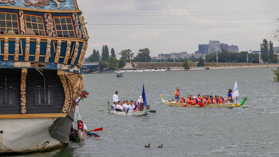 Показательный заезд лодок класса «Дракон» на акватории воронежского водохранилища