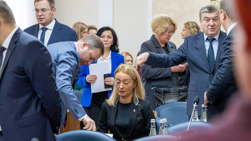 Главный врач воронежской городской клинической поликлиники №3 Юлия Попова вновь оказалась в составе городского парламента. Впервые она стала депутатом в 2010 году