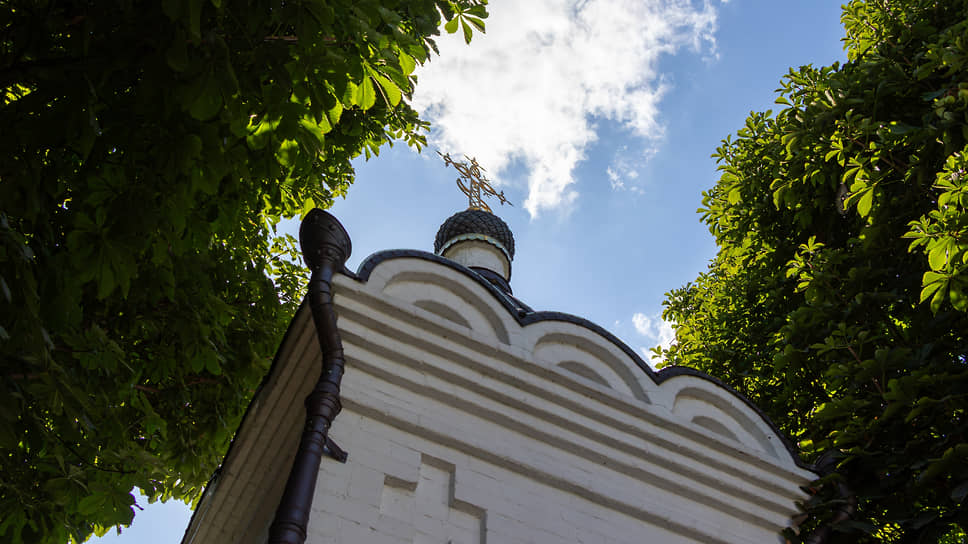По воскресеньям в обители проходили религиозно-нравственные чтения со световыми картинами, каждый раз собиравшие по 200-300 слушателей. 