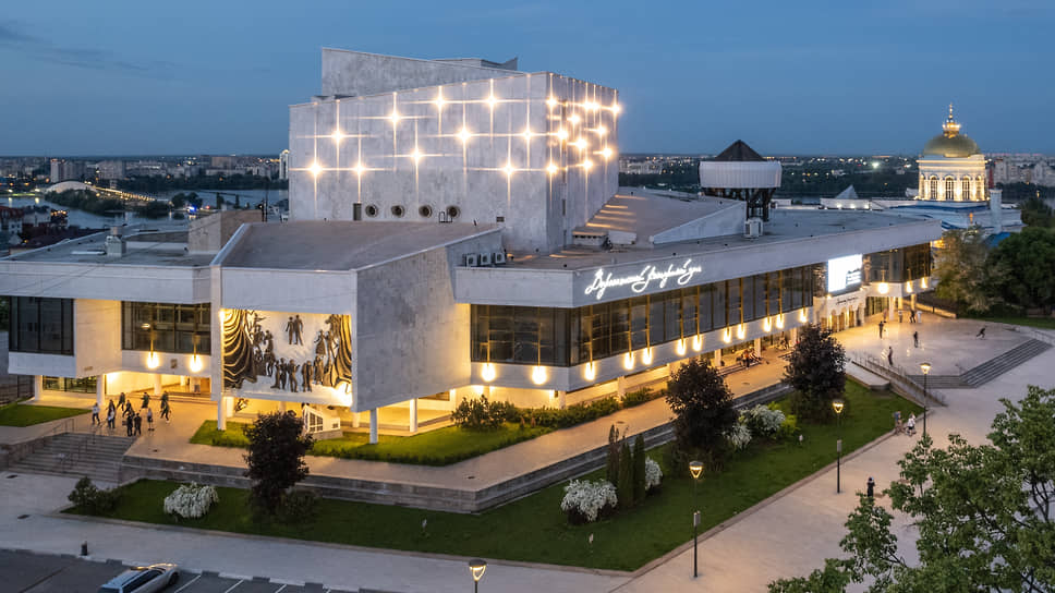 Советская площадь. Воронежский концертный зал