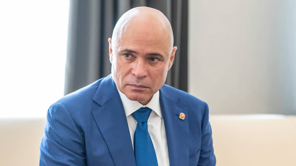 Игорь Артамонов на прямой линии подчеркнул, что местные чиновники не жалуются на недостаток внимания к их работе