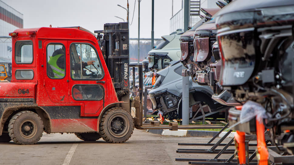 Производственные операции на предприятии выстроены в единую логистическую цепочку, обеспечивая перемещение кузовов между этапами цикла