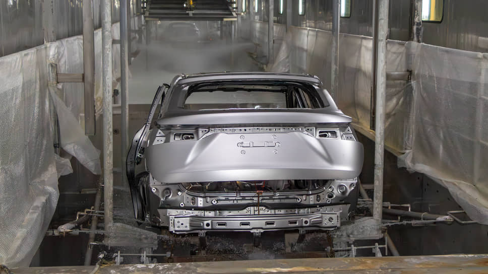 Катафорезное грунтование обеспечивает кузовам Evolute равномерную защиту и устойчивость к коррозии на всем сроке эксплуатации