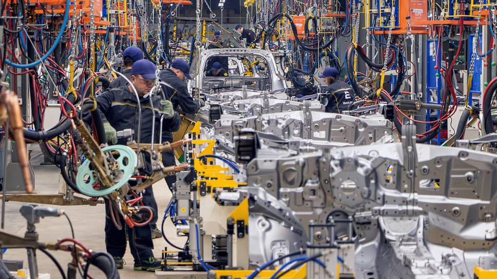 Сварочные участки оснащены современными станками и оснасткой, обеспечивающими точность формирования силовых конструкций кузова